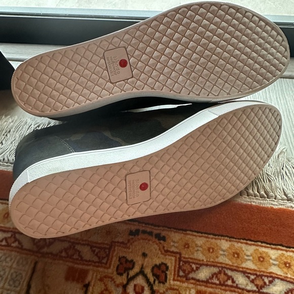 Blondo Waterproof Wedge Camo Booties- Suze 9.5 - Picture 2 of 6